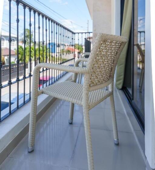 اتاق لوکس خانوادگی, La Casona Mc