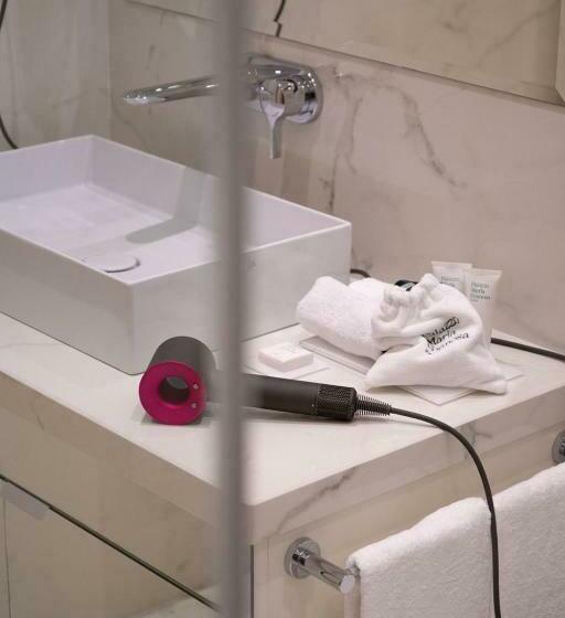 اتاق لوکس, Eight Venezia