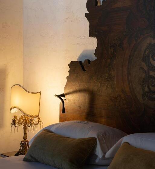 اتاق لوکس, Eight Venezia