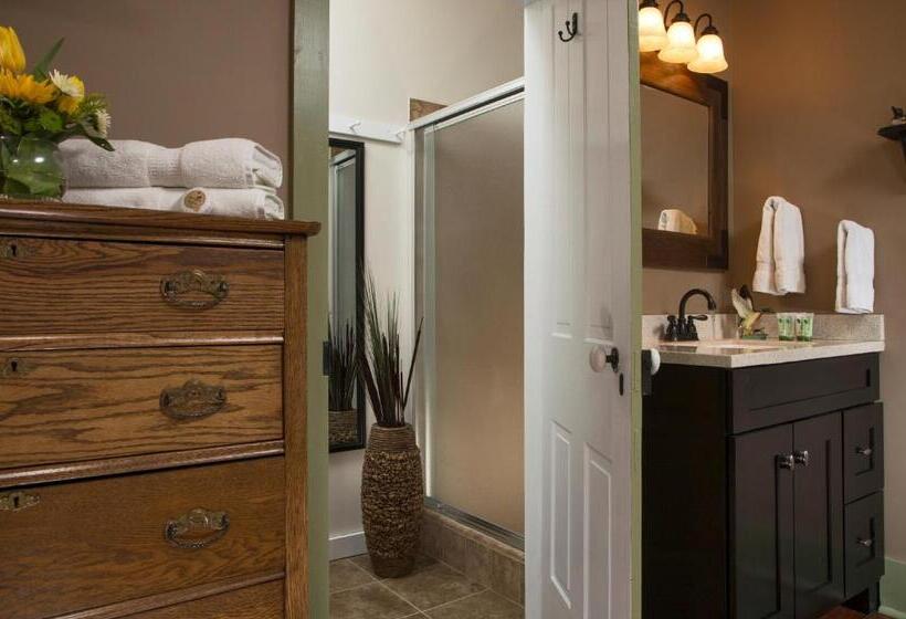 스탠다드 룸 킹사이즈 침대, 1825 Inn Bed And Breakfast