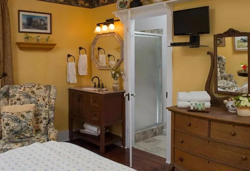 キングサイズベッドのデラックスルーム, 1825 Inn Bed And Breakfast