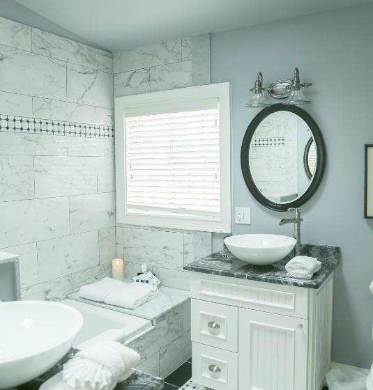 Люкс 2 Спальни, Almondy Inn Bed & Breakfast