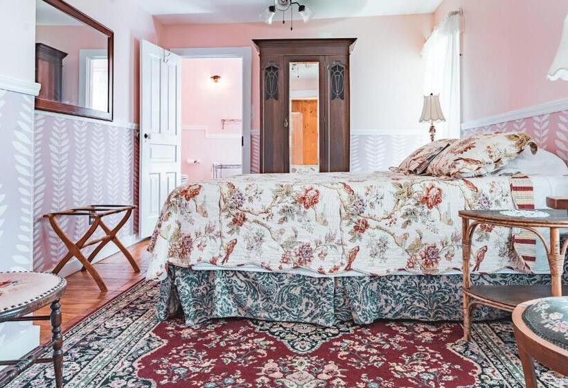 غرفة قياسية, Black Mountain Inn