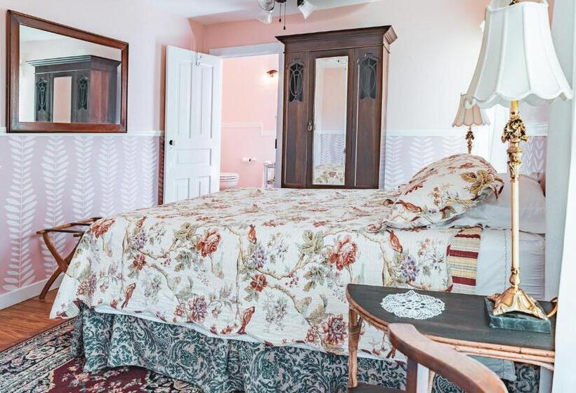 غرفة قياسية, Black Mountain Inn