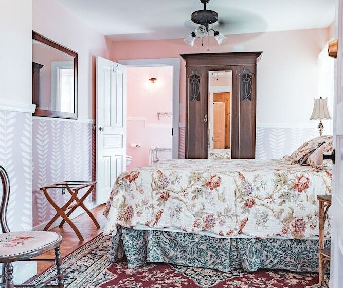 غرفة قياسية, Black Mountain Inn