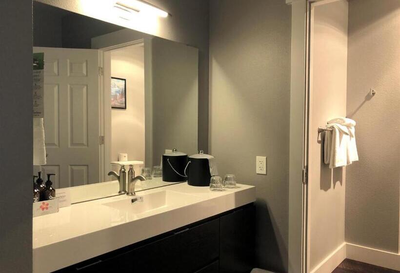 キングサイズベッドのデラックスルーム, Blue Elk Inn