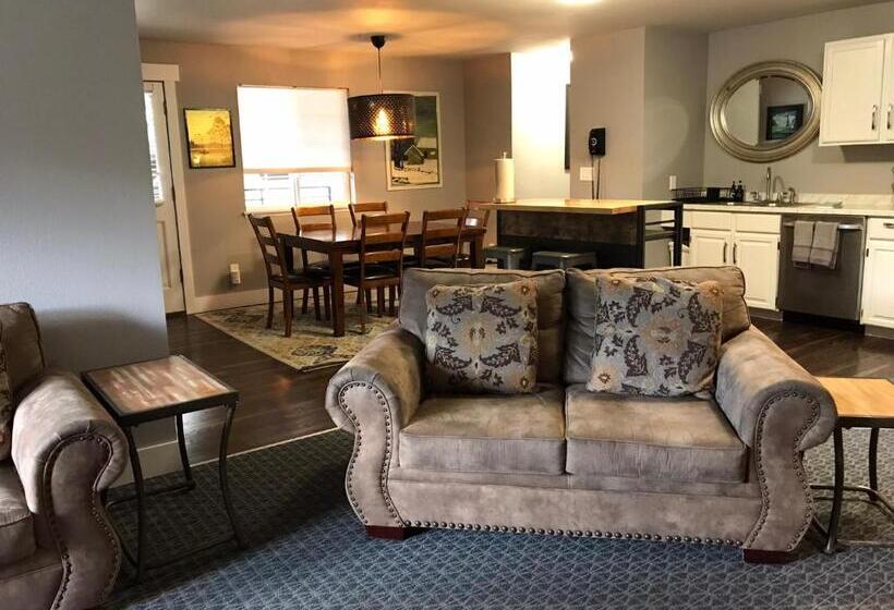 Люкс 3 Спальни, Blue Elk Inn