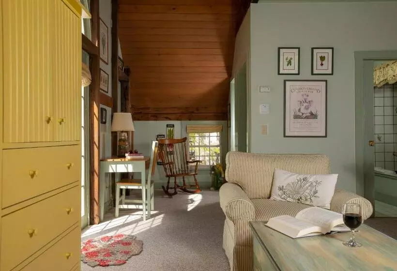 Suite with Terrace, Camden Maine Stay Inn
