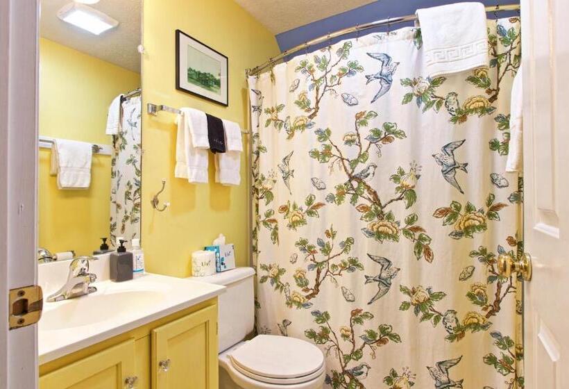 غرفة قياسية سرير كينج, Blacksburg Bed & Breakfast