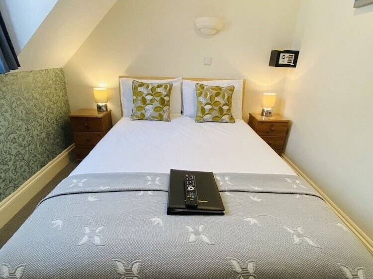 חדר אקונומי, Coastal Waters