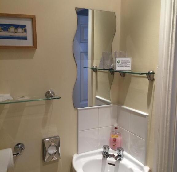 חדר סטנדרט יחיד, Coastal Waters