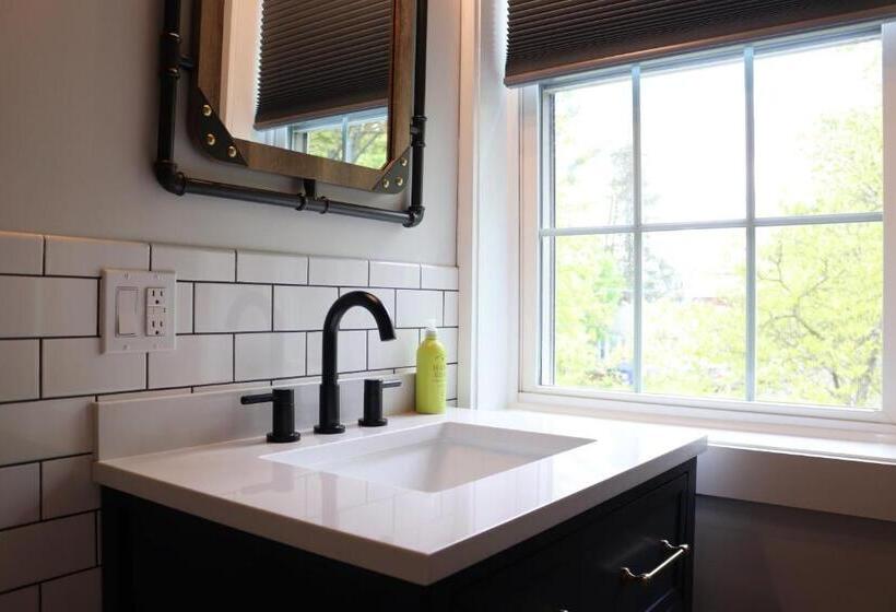 غرفة قياسية, Old Mill Inn