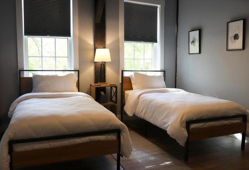 غرفة قياسية, Old Mill Inn