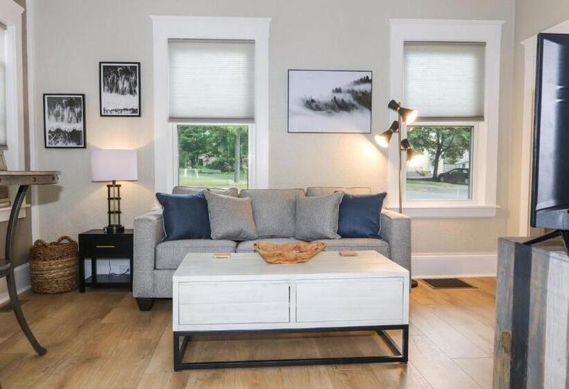 منزل غرفة نوم واحدة, Old Mill Inn