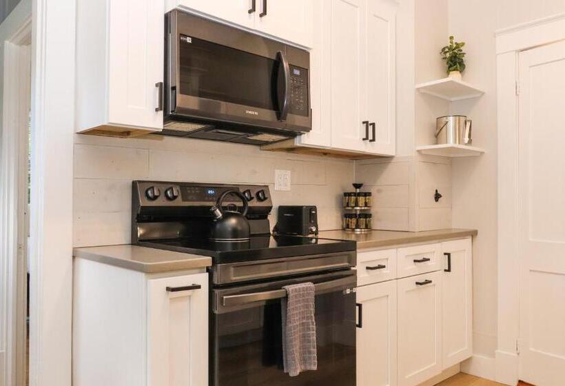 منزل غرفة نوم واحدة, Old Mill Inn