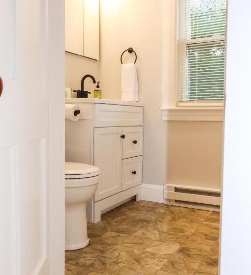 منزل غرفة نوم واحدة, Old Mill Inn