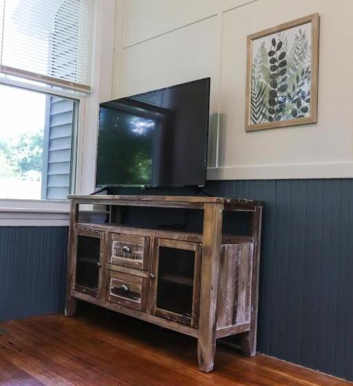 منزل غرفة نوم واحدة, Old Mill Inn