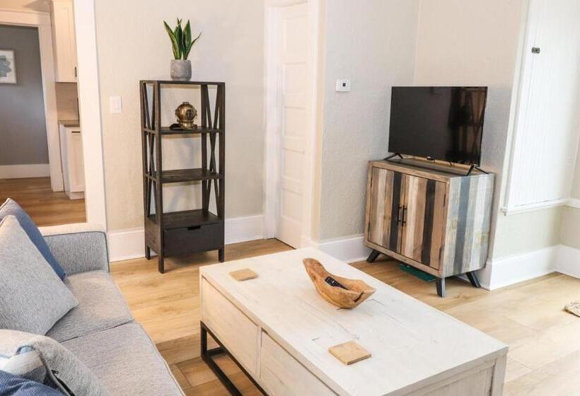 منزل غرفة نوم واحدة, Old Mill Inn