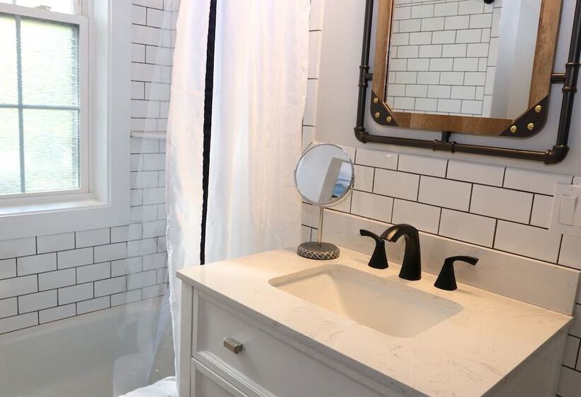 غرفة قياسية, Old Mill Inn