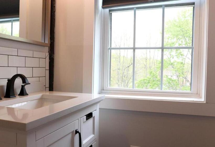 غرفة قياسية, Old Mill Inn