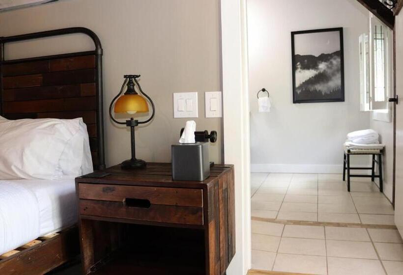 غرفة قياسية, Old Mill Inn