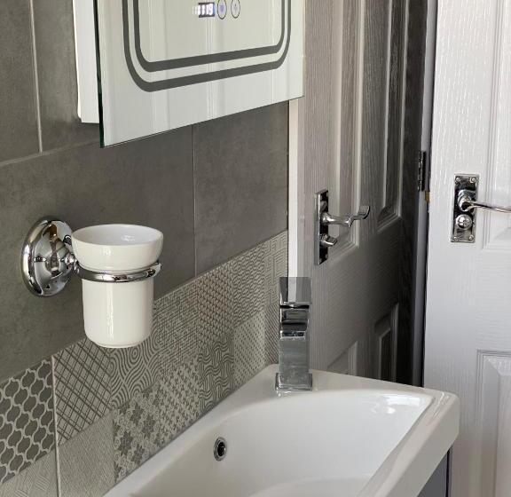 جناح عائلي, St John's Guest House