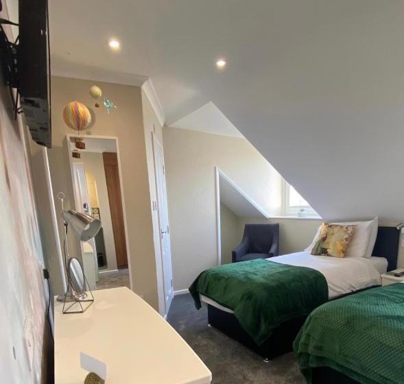 غرفة قياسية ثلاثية, St John's Guest House