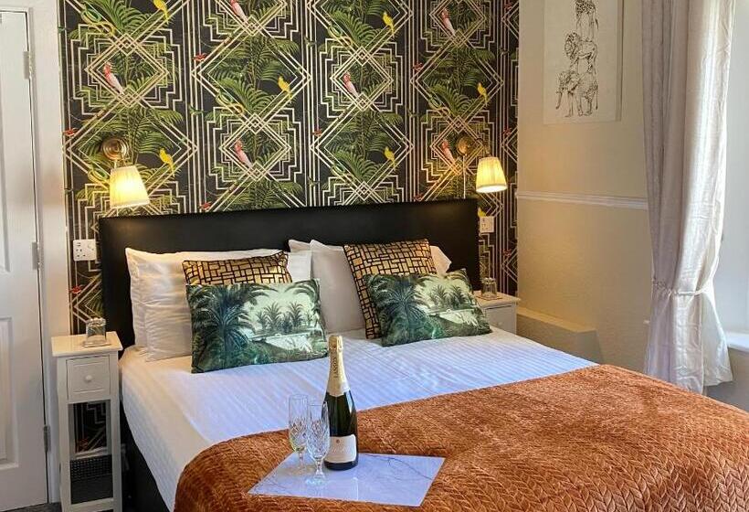 غرفة قياسية سرير كينج, St John's Guest House