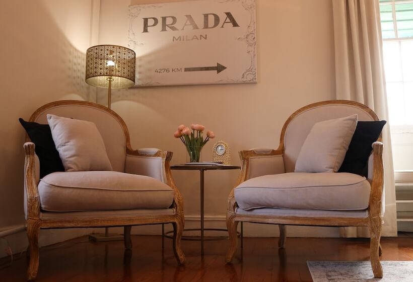 اتاق استاندارد, Sweetfield Manor