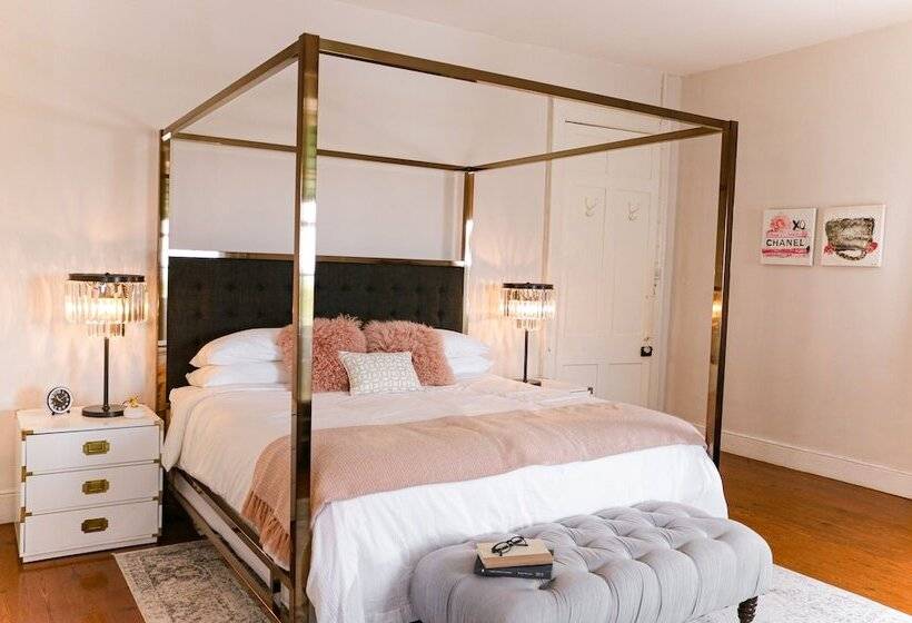 اتاق استاندارد, Sweetfield Manor