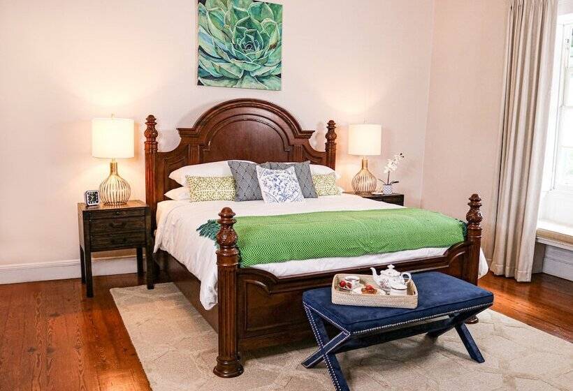 اتاق استاندارد, Sweetfield Manor