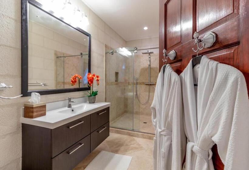 اتاق استاندارد, Sweetfield Manor