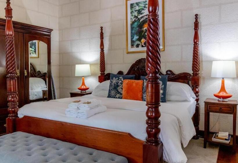 اتاق استاندارد, Sweetfield Manor