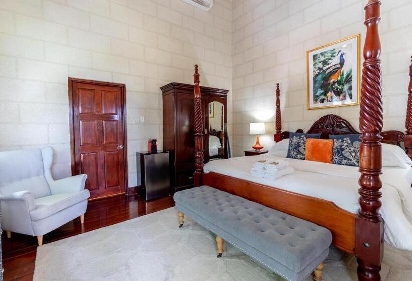 اتاق استاندارد, Sweetfield Manor