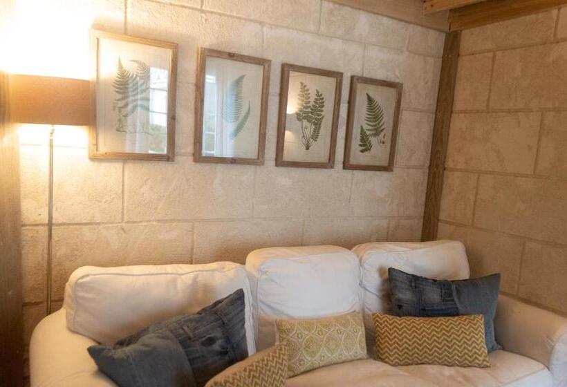 خانه 1 خوابه, Sweetfield Manor