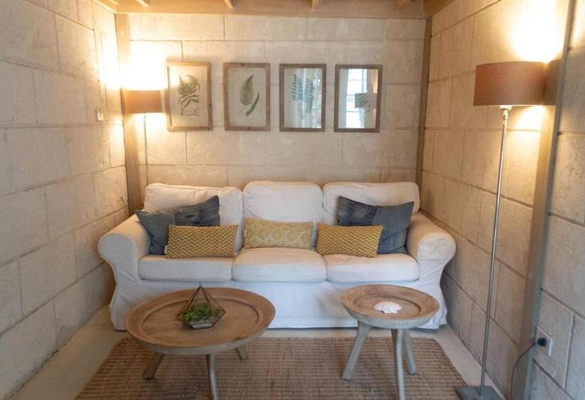 خانه 1 خوابه, Sweetfield Manor