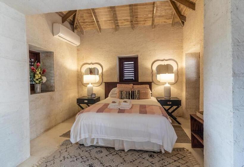 اتاق استاندارد, Sweetfield Manor