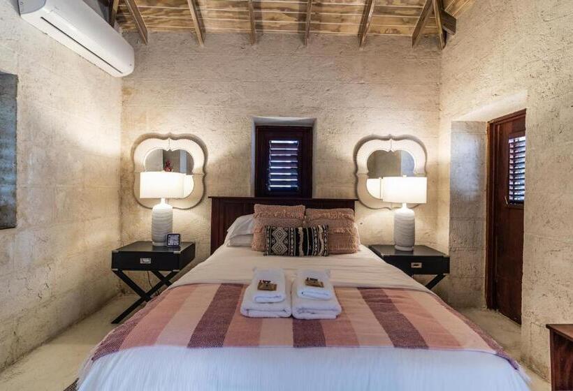 اتاق استاندارد, Sweetfield Manor