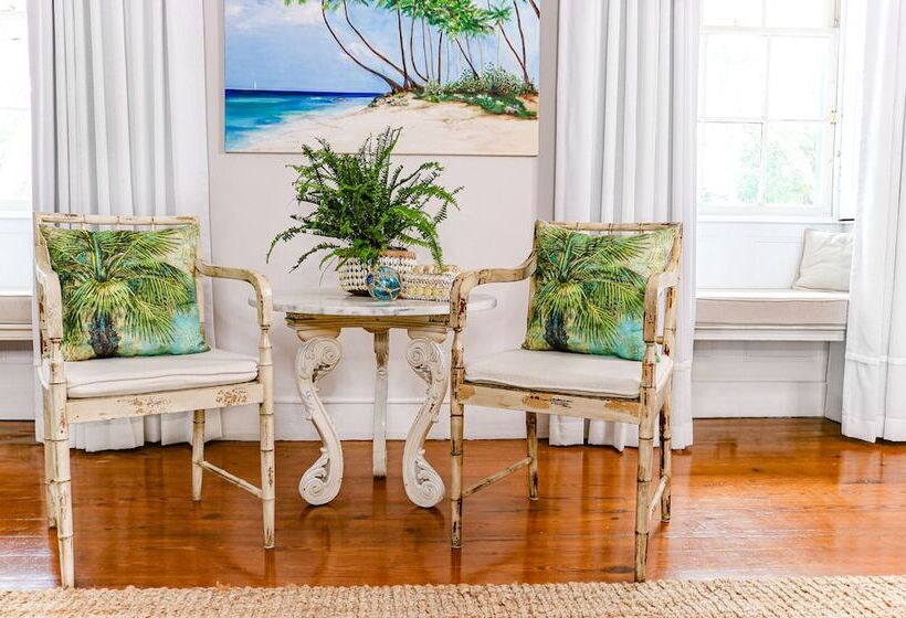 اتاق استاندارد, Sweetfield Manor