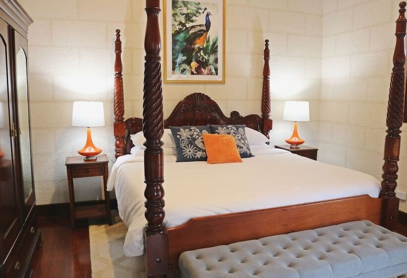 اتاق استاندارد, Sweetfield Manor