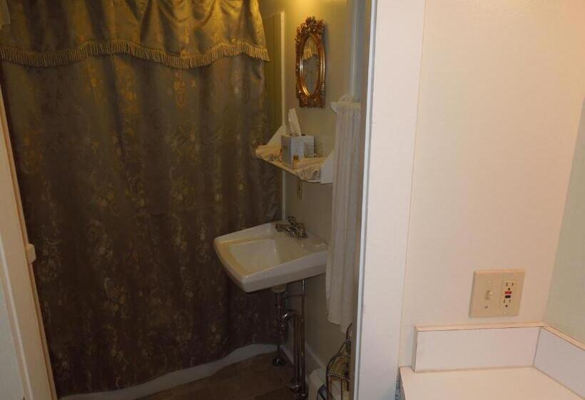 منزل 3 غرف نوم, Wildcat Inn And Tavern