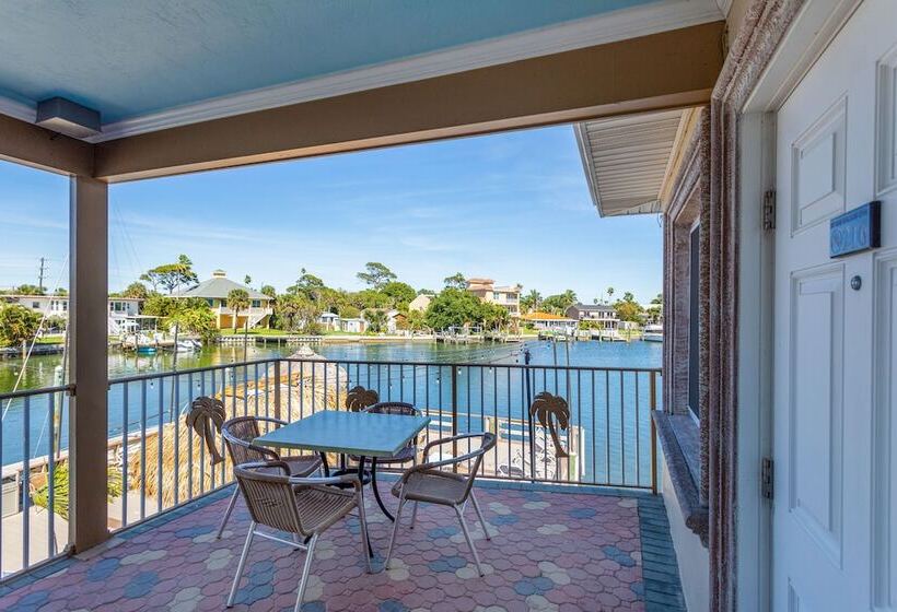 جناح, Bay Palms Waterfront Resort   Hotel And Marina