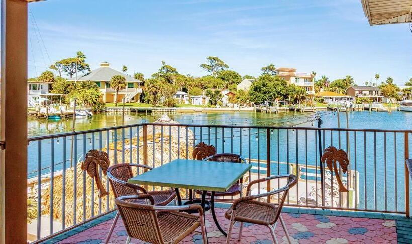 جناح ديلوكس غرفتين نوم, Bay Palms Waterfront Resort   Hotel And Marina