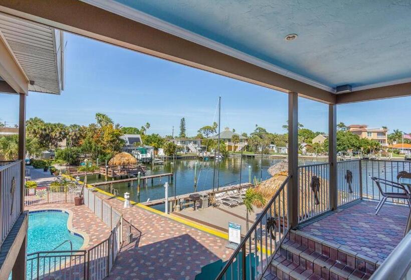 Люкс Повышенной Комфортности, Bay Palms Waterfront Resort   Hotel And Marina