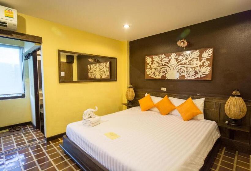 اتاق لوکس, Cm Night Bazaar Boutique Hotel โรงแรม ซี เอ็ม ไนท์บาซาร์ บูทีค   Sha Plus Certified