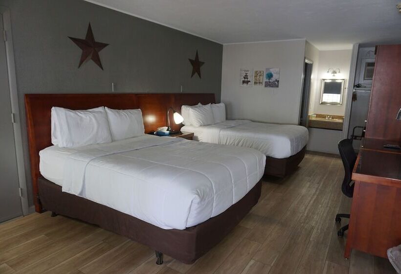 غرفه قياسيه سريرين مزدوجين, Harvest Drive Family Inn  Renovated Rooms