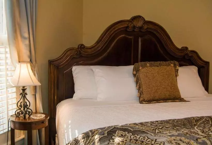 キングサイズベッドのスイートルーム, Oak Hill On Love Lane Bed And Breakfast Inn