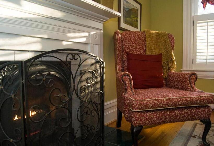 جناح, Oak Hill On Love Lane Bed And Breakfast Inn