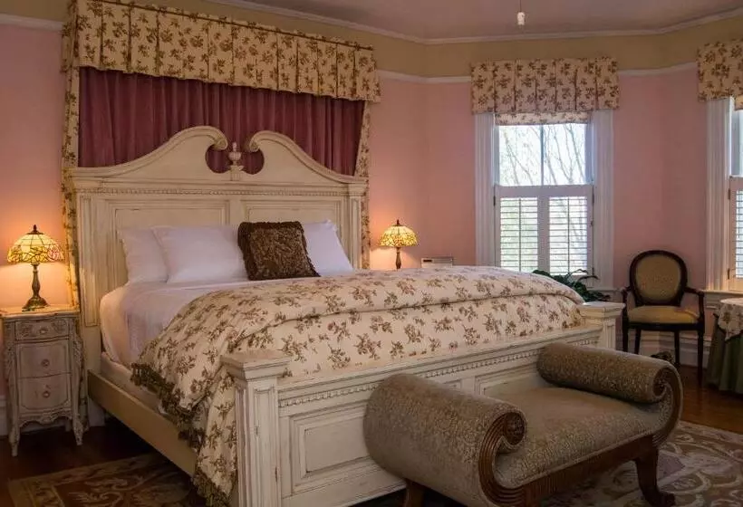 キングサイズベッドのスタンダードルーム, Oak Hill On Love Lane Bed And Breakfast Inn