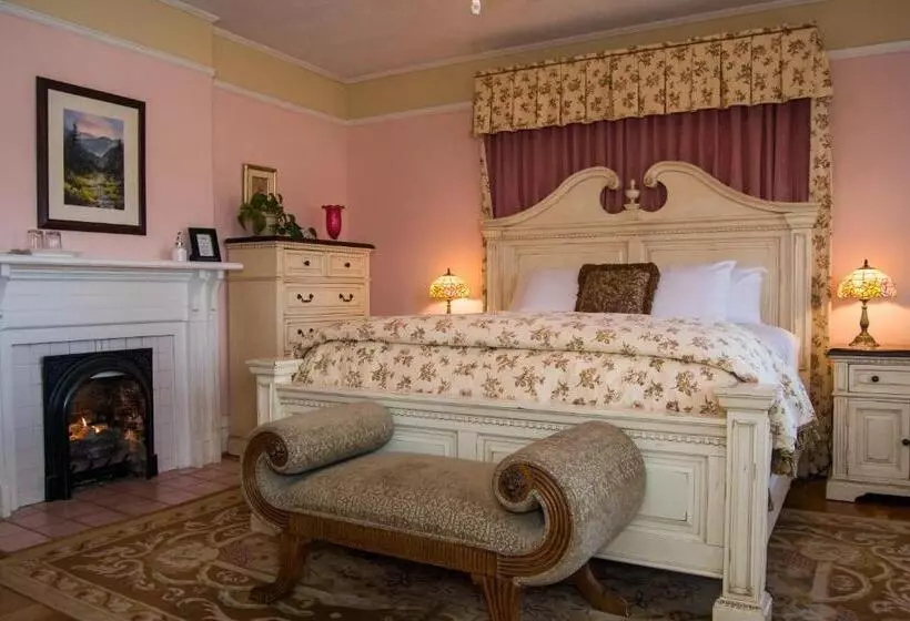 キングサイズベッドのスタンダードルーム, Oak Hill On Love Lane Bed And Breakfast Inn